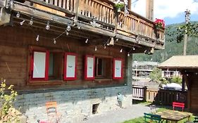 Morzine Guest Chalet Hypercenter Hot Tubs - Sauna & Mtb Storage